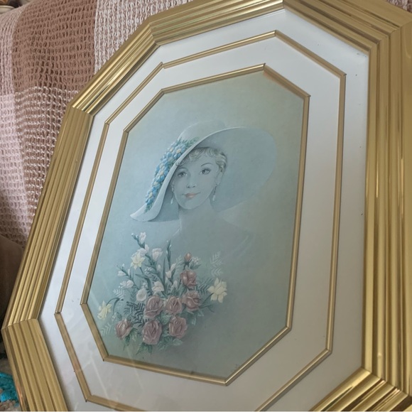 Vintage fancy lady with flower hat print in gold tone frame - Picture 5 of 5